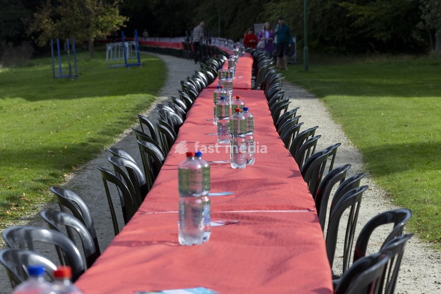 This image shows a symbolic initiative by the Queen Paola Foundation to create the longest lunch table, an attempt to break the Belgian record for the longest lunch table, on Saturday 19 September 2026 at the Botanic Garden, in Meise