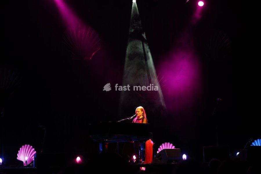 BRIGHTON, ENGLAND - 17 September 2026. Freya Ridings performs at Brighton Dome on in Brighton, England. Freya Olivia Rose Ridings