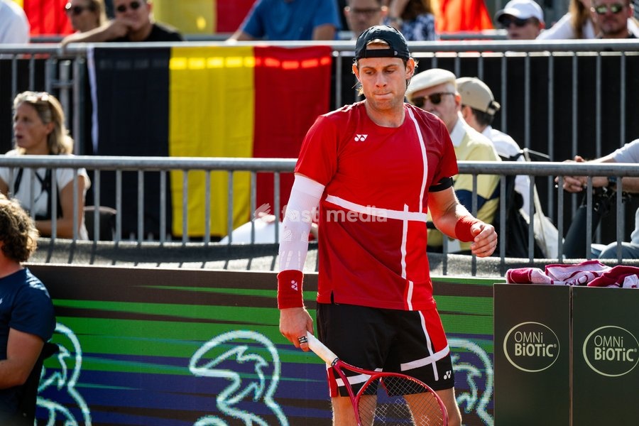 Belgian Zizou Bergs looks dejected during a tennis match between Austrian Rodionov and Belgian Bergs, the fourth rubber in the tie between Austria and Belgium, qualifiers for the Davis Cup tournament, on Saturday 19 September 2026 in Vienna, Austria