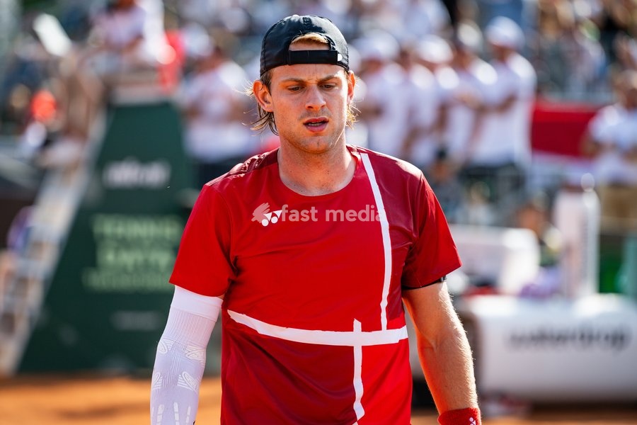 Belgian Zizou Bergs looks dejected during a tennis match between Austrian Rodionov and Belgian Bergs, the fourth rubber in the tie between Austria and Belgium, qualifiers for the Davis Cup tournament, on Saturday 19 September 2026 in Vienna, Austria