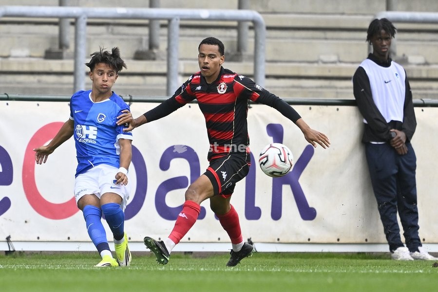 Jong Genk's Kiyan Achahbar and Seraing's Alexandre Tunkadi pictured during a soccer match between Jong Genk (U21) and RFC Seraing, Saturday 19 September 2026 in Genk, on day 6 of the 2026-2027 'Challenger Pro League' 1B second division of the Belgian championship