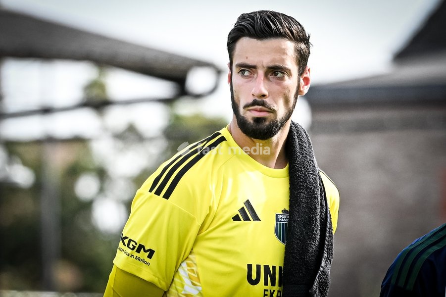 Hasselt's goalkeeper Leonardo Cascio pictured before a soccer match between Sporting Hasselt and K. Beerschot VA, Saturday 19 September 2026 in Hasselt, on day 6 of the 2026-2027 'Challenger Pro League' 1B second division of the Belgian championship