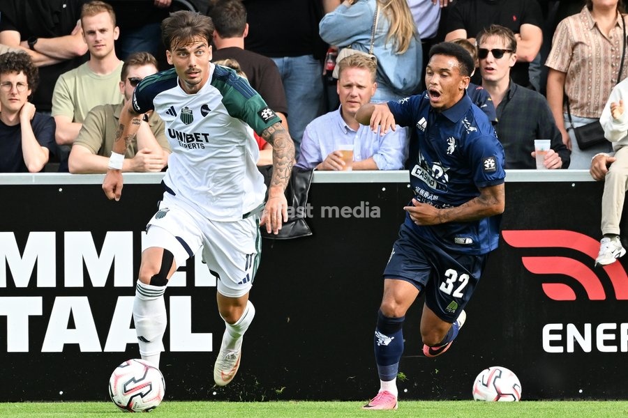 Hasselt's Livio Milts and Beerschot's D'Margio Wright-Philips pictured in action during a soccer match between Sporting Hasselt and K. Beerschot VA, Saturday 19 September 2026 in Hasselt, on day 6 of the 2026-2027 'Challenger Pro League' 1B second division of the Belgian championship