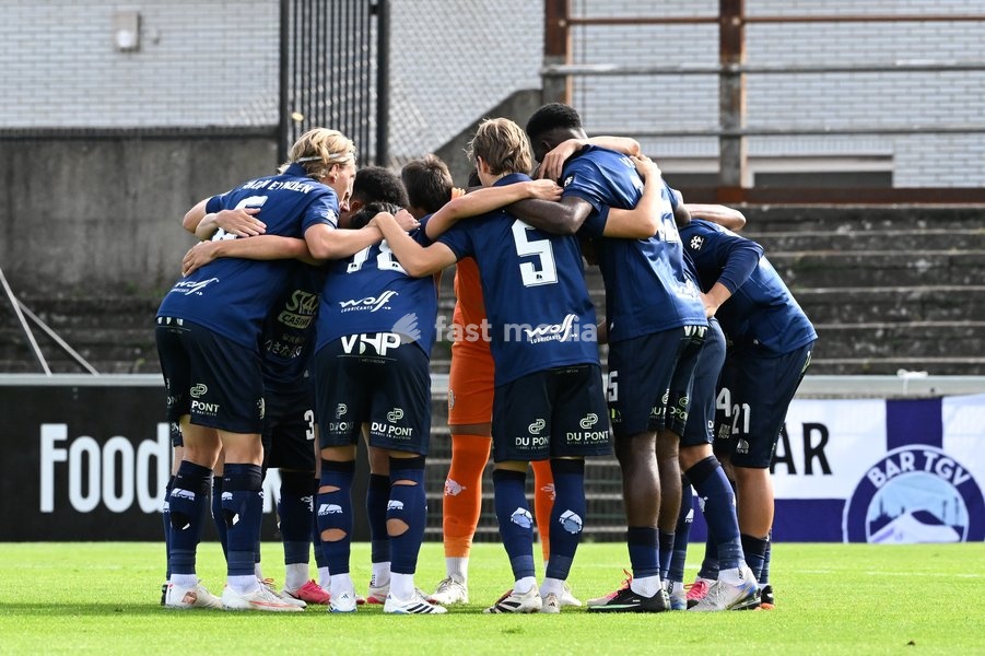 Beerschot's players pictured before a soccer match between Sporting Hasselt and K. Beerschot VA, Saturday 19 September 2026 in Hasselt, on day 6 of the 2026-2027 'Challenger Pro League' 1B second division of the Belgian championship