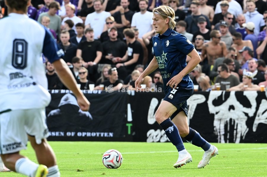 Beerschot's Bas Van Den Eynden pictured in action during a soccer match between Sporting Hasselt and K. Beerschot VA, Saturday 19 September 2026 in Hasselt, on day 6 of the 2026-2027 'Challenger Pro League' 1B second division of the Belgian championship