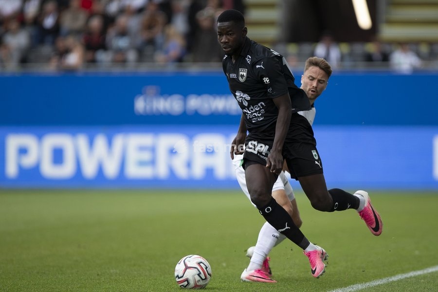 RAAL's Mame Wade and OHL's Wouter George pictured during a soccer match between Oud-Heverlee Leuven and RAAL La Louviere, Saturday 19 September 2026 in Leuven, on day 7 of the 2026-2027 'Jupiler Pro League' first division of the Belgian championship