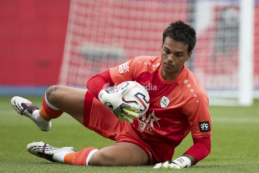 OHL's goalkeeper Dani Van Den Heuvel pictured during a soccer match between Oud-Heverlee Leuven and RAAL La Louviere, Saturday 19 September 2026 in Leuven, on day 7 of the 2026-2027 'Jupiler Pro League' first division of the Belgian championship