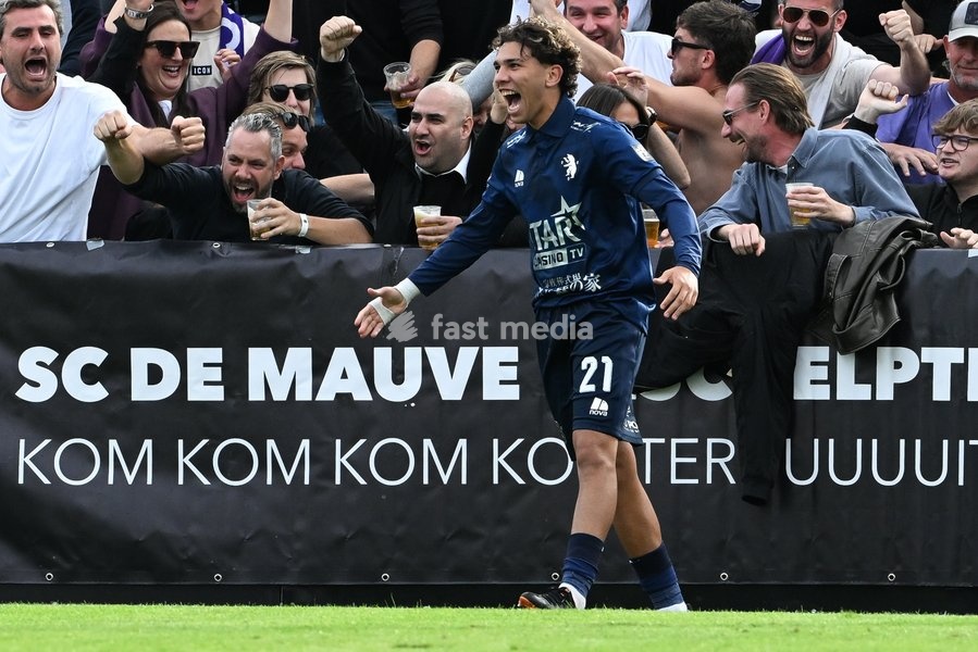 Beerschot's Mohamed Anas Haj celebrates after scoring during a soccer match between Sporting Hasselt and K. Beerschot VA, Saturday 19 September 2026 in Hasselt, on day 6 of the 2026-2027 'Challenger Pro League' 1B second division of the Belgian championship