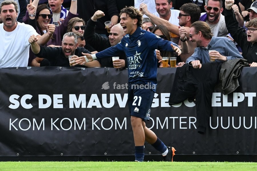 Beerschot's Mohamed Anas Haj celebrates after scoring during a soccer match between Sporting Hasselt and K. Beerschot VA, Saturday 19 September 2026 in Hasselt, on day 6 of the 2026-2027 'Challenger Pro League' 1B second division of the Belgian championship