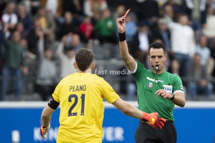RAAL's goalkeeper Marcos Hernan Peano receives a red card from referee Jasper Vergoote during a soccer match between Oud-Heverlee Leuven and RAAL La Louviere, Saturday 19 September 2026 in Leuven, on day 7 of the 2026-2027 'Jupiler Pro League' first division of the Belgian championship