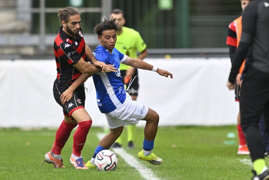 Seraing's Matteo Scarpinati and Jong Genk's Kiyan Achahbar fight for the ball during a soccer match between Jong Genk (U21) and RFC Seraing, Saturday 19 September 2026 in Genk, on day 6 of the 2026-2027 'Challenger Pro League' 1B second division of the Belgian championship