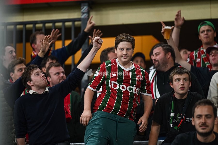 Essevee's supporters pictured ahead of a soccer match between RSC Anderlecht and SV Zulte Waregem, Saturday 19 September 2026 in Brussels, on day 7 of the 2026-2027 'Jupiler Pro League' first division of the Belgian championship