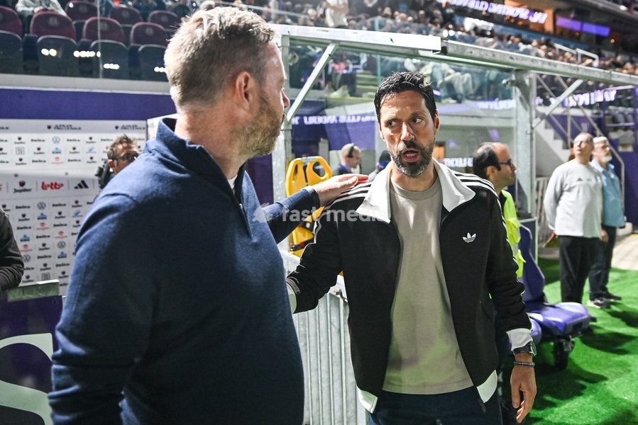 Anderlecht's head coach Vitor Bruno and Essevee's head coach Michael Beale pictured during a soccer match between RSC Anderlecht and SV Zulte Waregem, Saturday 19 September 2026 in Brussels, on day 7 of the 2026-2027 'Jupiler Pro League' first division of the Belgian championship