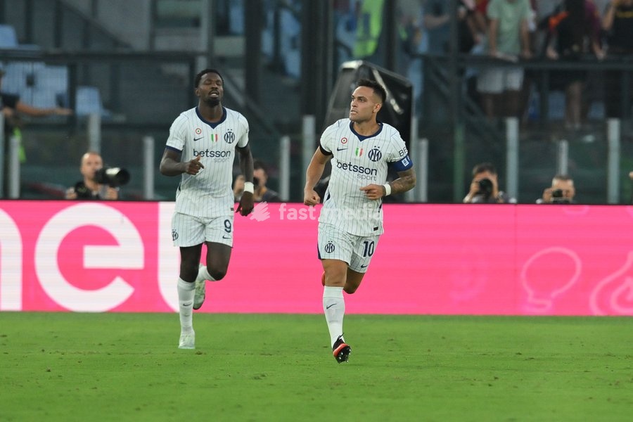 Lautaro Martinez of Inter celebrates scoring a goal for 2-1 during the match of Serie A Enilive Football Match between Roma vs Inter at the Olimpico Stadium on 19 September 2026 in Rome, Lazio, Italy. Roma vs Inter 2-2