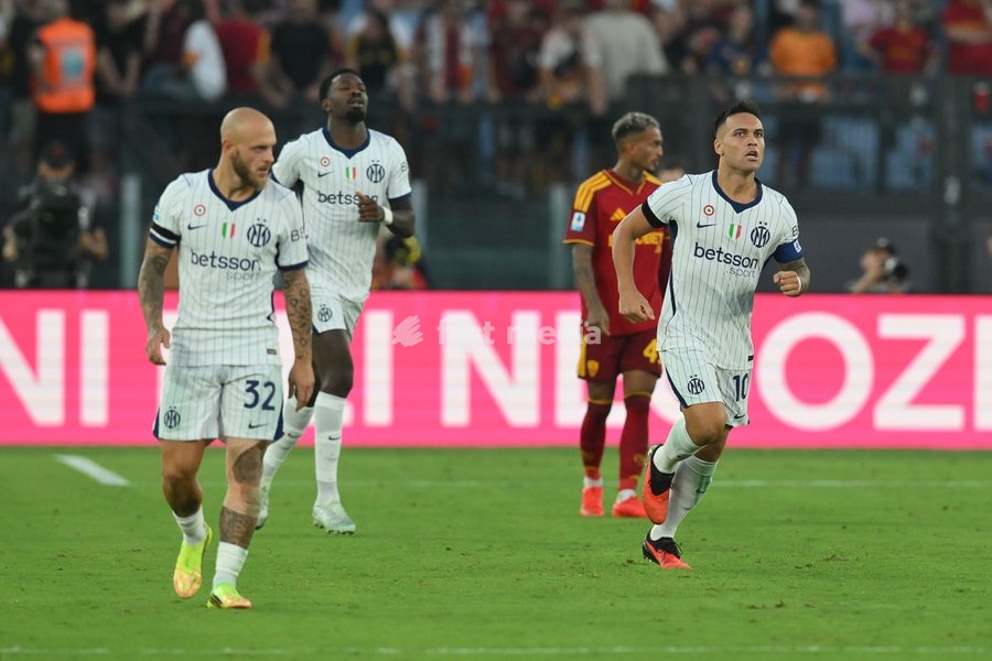 Lautaro Martinez of Inter celebrates scoring a goal for 2-1 during the match of Serie A Enilive Football Match between Roma vs Inter at the Olimpico Stadium on 19 September 2026 in Rome, Lazio, Italy. Roma vs Inter 2-2