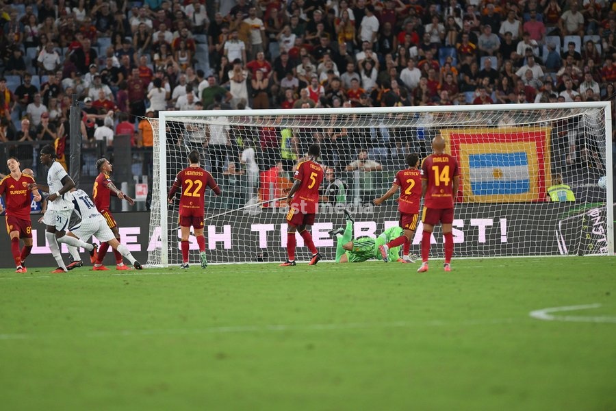 Lautaro Martinez of Inter scores a goal for 2-2 during the match of Serie A Enilive Football Match between Roma vs Inter at the Olimpico Stadium on 19 September 2026 in Rome, Lazio, Italy. Roma vs Inter 2-2