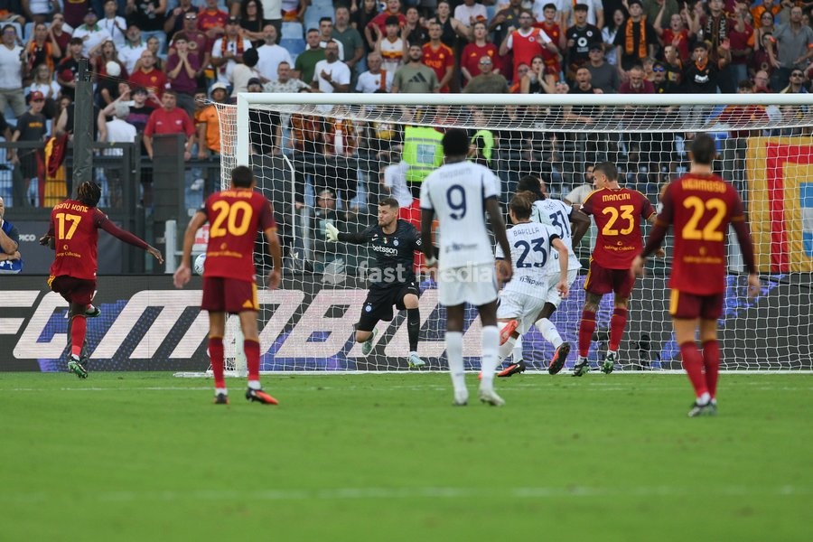 Manu Kone of Roma scores a goal for 2-0 during the match of Serie A Enilive Football Match between Roma vs Inter at the Olimpico Stadium on 19 September 2026 in Rome, Lazio, Italy. Roma vs Inter 2-2