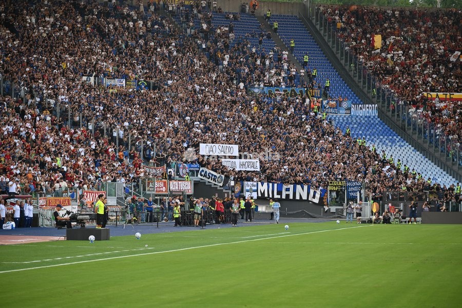 Inter's fans show a banner for Sandro Mazzola during the match of Serie A Enilive Football Match between Roma vs Inter at the Olimpico Stadium on 19 September 2026 in Rome, Lazio, Italy. Roma vs Inter 2-2
