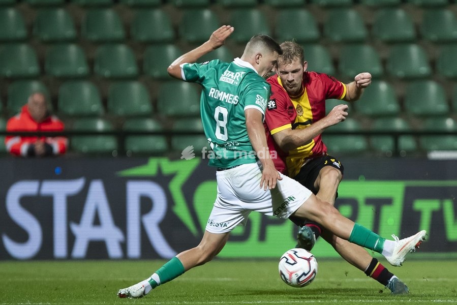 Lommel's Nicolas Rommens and Mechelen's Bouke Boersma pictured during a soccer match between Lommel SK and KV Mechelen, Saturday 19 September 2026 in Lommel, on day 7 of the 2026-2027 'Jupiler Pro League' first division of the Belgian championship