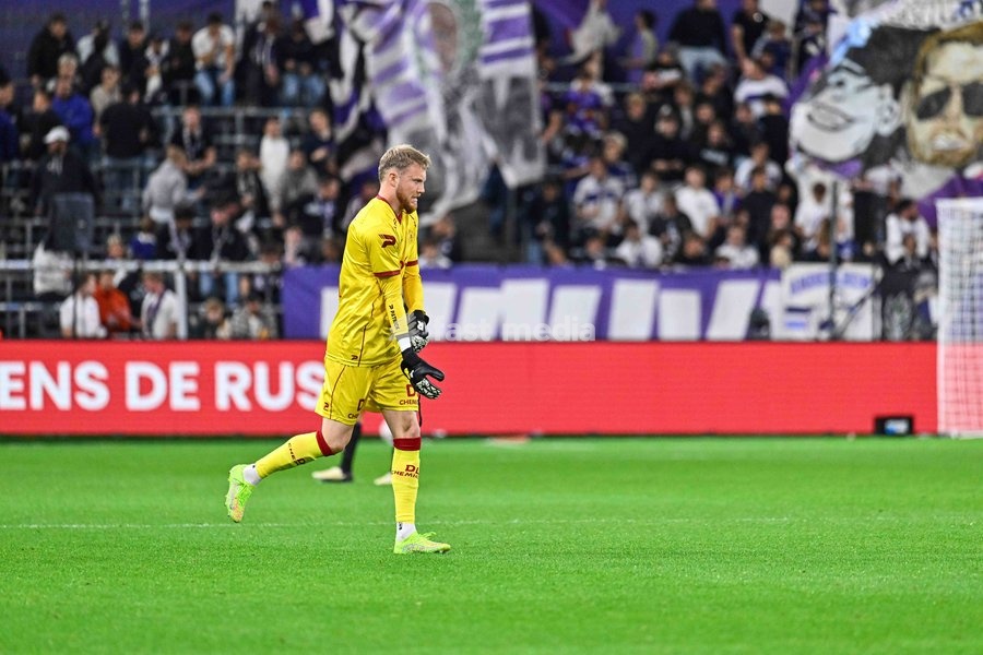 Essevee's goalkeeper Brent Gabriel came on during a soccer match between RSC Anderlecht and SV Zulte Waregem, Saturday 19 September 2026 in Brussels, on day 7 of the 2026-2027 'Jupiler Pro League' first division of the Belgian championship