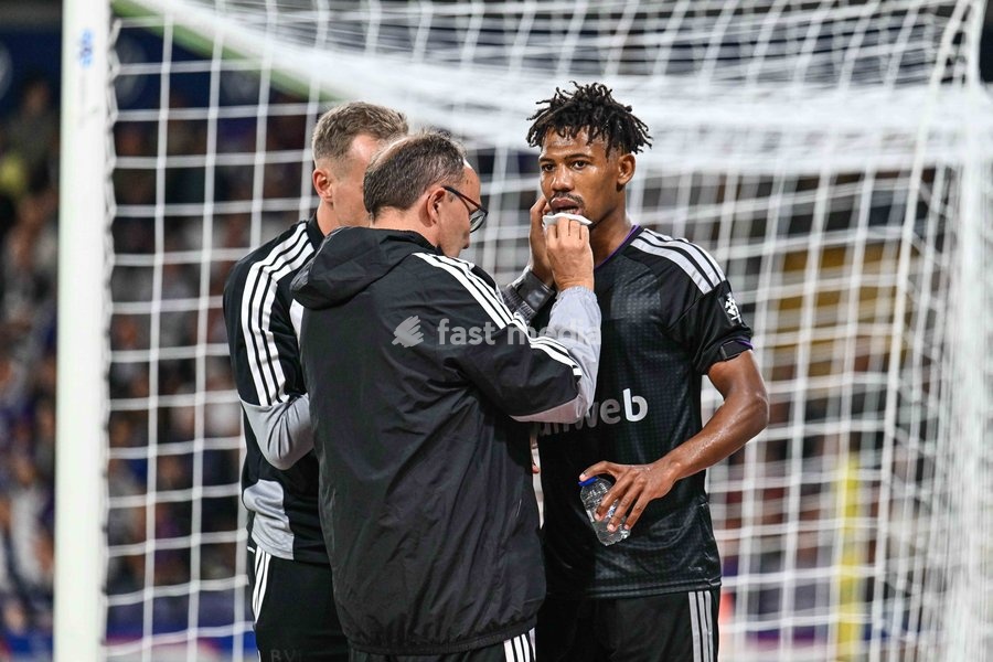 Anderlecht's Tawfik Bentayeb looks suffering during a soccer match between RSC Anderlecht and SV Zulte Waregem, Saturday 19 September 2026 in Brussels, on day 7 of the 2026-2027 'Jupiler Pro League' first division of the Belgian championship