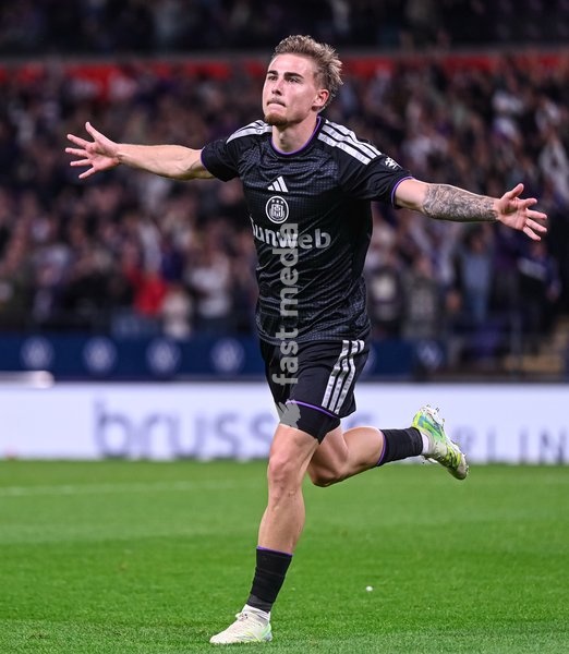 Anderlecht's Marten Winkler celebrate after scoring during a soccer match between RSC Anderlecht and SV Zulte Waregem, Saturday 19 September 2026 in Brussels, on day 7 of the 2026-2027 'Jupiler Pro League' first division of the Belgian championship