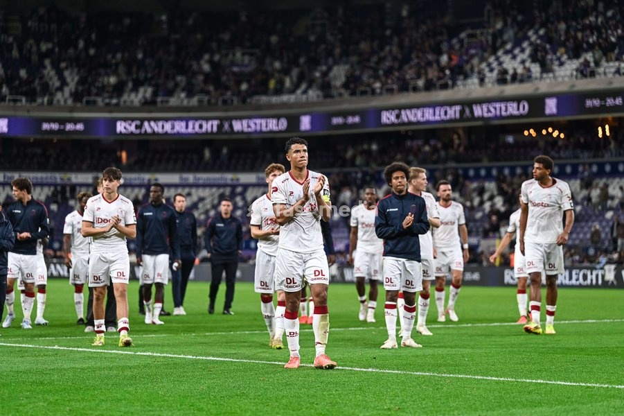 Essevee's players looks dejected after losing a soccer match between RSC Anderlecht and SV Zulte Waregem, Saturday 19 September 2026 in Brussels, on day 7 of the 2026-2027 'Jupiler Pro League' first division of the Belgian championship