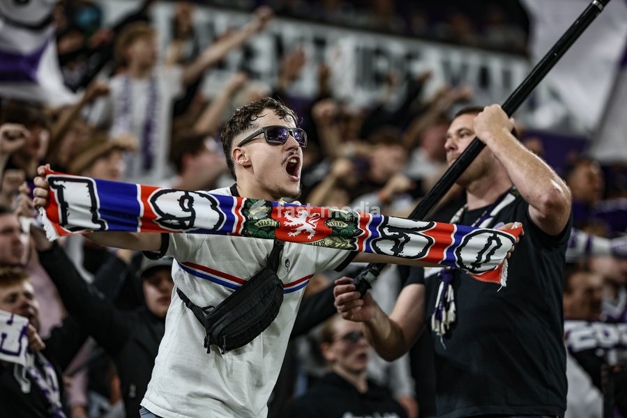 Anderlecht's supporters celebrate after a soccer match between RSC Anderlecht and SV Zulte Waregem, Saturday 19 September 2026 in Brussels, on day 7 of the 2026-2027 'Jupiler Pro League' first division of the Belgian championship