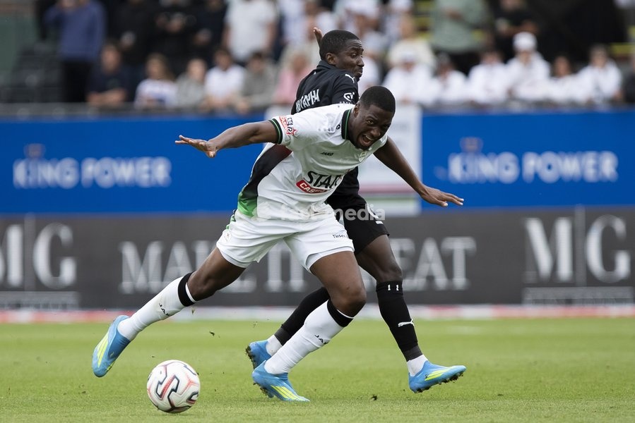 RAAL's Mustapha Isah and OHL's Roggerio Nyakossi pictured during a soccer match between Oud-Heverlee Leuven and RAAL La Louviere, Saturday 19 September 2026 in Leuven, on day 7 of the 2026-2027 'Jupiler Pro League' first division of the Belgian championship