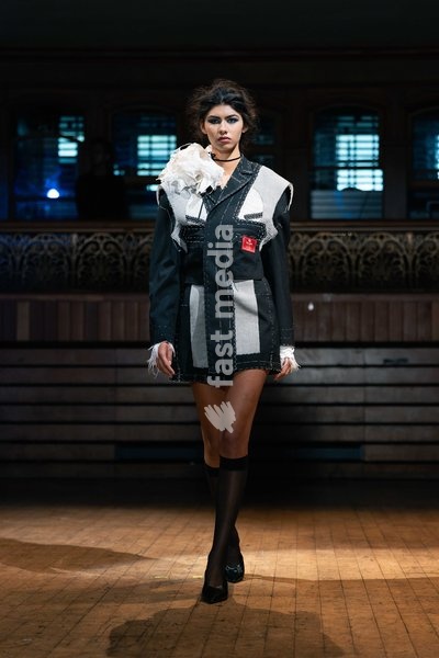 A model walks the runway at the Yuhan Ao Spring Summer 2027 show during London Fashion Week, London, UK, 19 September 2026
