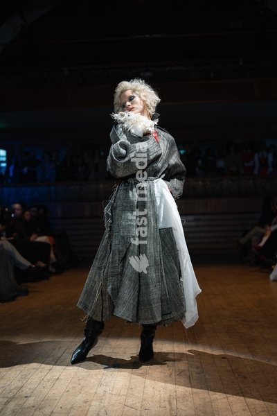 A model walks the runway at the Yuhan Ao Spring Summer 2027 show during London Fashion Week, London, UK, 19 September 2026