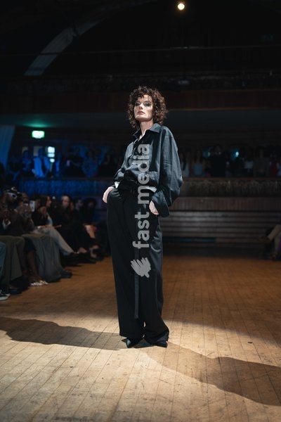 A model walks the runway at the Yuhan Ao Spring Summer 2027 show during London Fashion Week, London, UK, 19 September 2026
