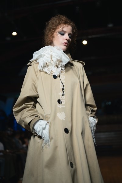 A model walks the runway at the Yuhan Ao Spring Summer 2027 show during London Fashion Week, London, UK, 19 September 2026