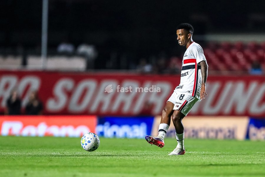 September 19, 2026, São Paulo, São Paulo, Brazil: São Paulo player Djhordney during the match between São Paulo and Internacional, part of the 2026 Brazilian Championship, at Morumbis Stadium in São Paulo (SP), Brazil, on this Saturday, September 19, 2026