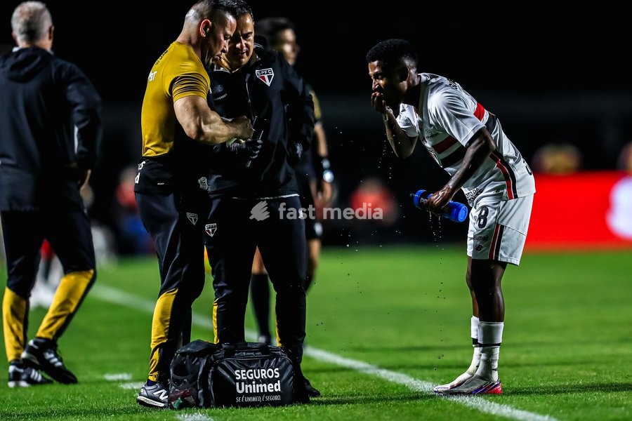 September 19, 2026, São Paulo, São Paulo, Brazil: São Paulo player Djhordney during the match between São Paulo and Internacional, part of the 2026 Brazilian Championship, at Morumbis Stadium in São Paulo (SP), Brazil, on this Saturday, September 19, 2026