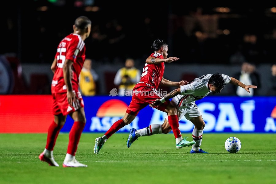September 19, 2026, São Paulo, São Paulo, Brazil: São Paulo player Djhordney during the match between São Paulo and Internacional, part of the 2026 Brazilian Championship, at Morumbis Stadium in São Paulo (SP), Brazil, on this Saturday, September 19, 2026