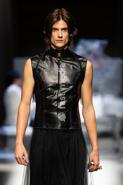 LONDON, ENGLAND - SEPTEMBER 19: A model walks the runway at the Hu Bing Selects: Urban Grace show during London Fashion Week 2026 on September 19, 2026 in London, England