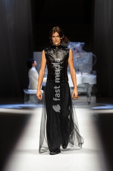 LONDON, ENGLAND - SEPTEMBER 19: A model walks the runway at the Hu Bing Selects: Urban Grace show during London Fashion Week 2026 on September 19, 2026 in London, England