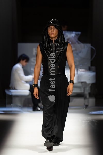 LONDON, ENGLAND - SEPTEMBER 19: A model walks the runway at the Hu Bing Selects: Urban Grace show during London Fashion Week 2026 on September 19, 2026 in London, England