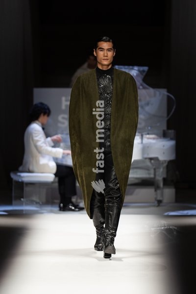 LONDON, ENGLAND - SEPTEMBER 19: A model walks the runway at the Hu Bing Selects: Urban Grace show during London Fashion Week 2026 on September 19, 2026 in London, England