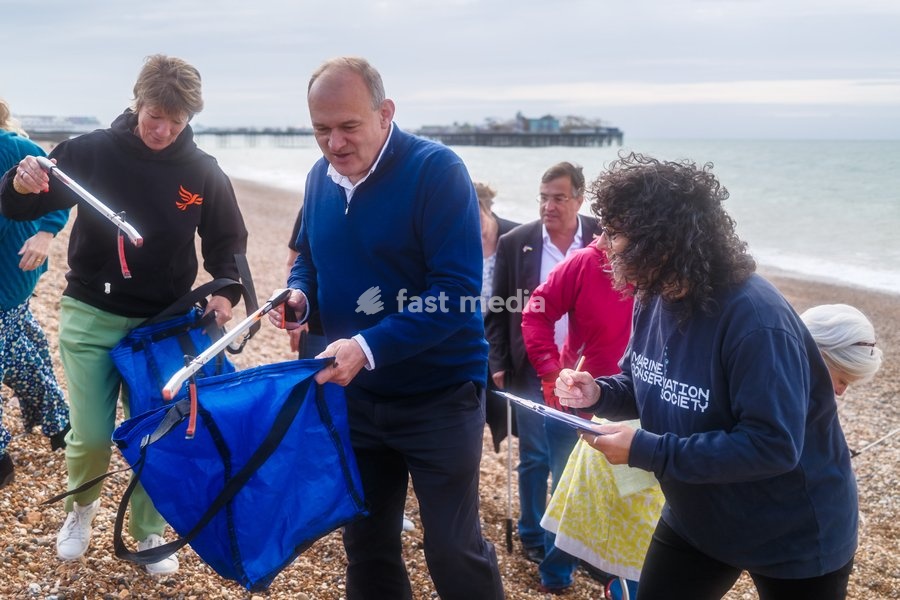 Sir Ed Davey, Current Liberal Democrat Leader, Mp For Kingston And Surbiton joins a beach clean during the Liberal Democrat Autumn Conference 2026 on Sunday 20 September 2026 at Brighton Beach, Brighton. Sir Ed Davey Joins Surfers Against Sewage, Marine Conservation Society, Rewilding Britain And…