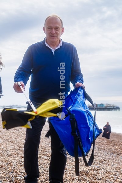 Sir Ed Davey, Current Liberal Democrat Leader, Mp For Kingston And Surbiton joins a beach clean during the Liberal Democrat Autumn Conference 2026 on Sunday 20 September 2026 at Brighton Beach, Brighton. Sir Ed Davey Joins Surfers Against Sewage, Marine Conservation Society, Rewilding Britain And…