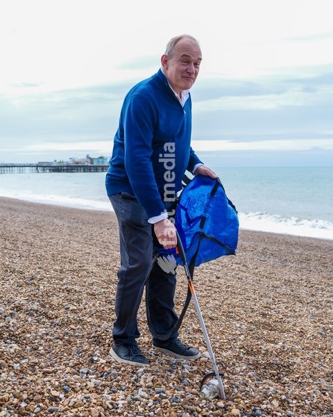 Sir Ed Davey, Current Liberal Democrat Leader, Mp For Kingston And Surbiton joins a beach clean during the Liberal Democrat Autumn Conference 2026 on Sunday 20 September 2026 at Brighton Beach, Brighton. Sir Ed Davey Joins Surfers Against Sewage, Marine Conservation Society, Rewilding Britain And…
