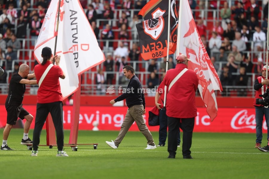 Outgoing director of football Marc Overmars is honored at the start of a soccer match between Royal Antwerp FC and Royale Union Saint-Gilloise, Sunday 20 September 2026 in Antwerp, on day 7 of the 2026-2027 'Jupiler Pro League' first division of the Belgian championship