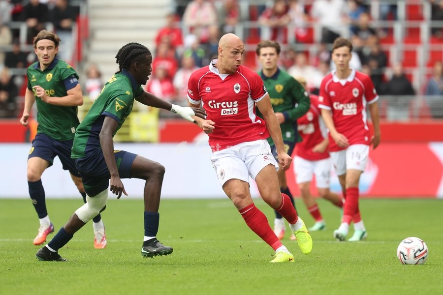 Union's Massire Sylla and Antwerp's Michael Frey are pictured in action during a soccer match between Royal Antwerp FC and Royale Union Saint-Gilloise, Sunday 20 September 2026 in Antwerp, on day 7 of the 2026-2027 'Jupiler Pro League' first division of the Belgian championship