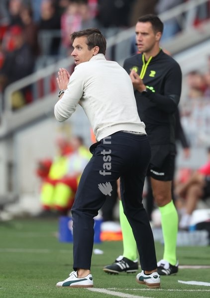 Union's head coach David Hubert gestures during a soccer match between Royal Antwerp FC and Royale Union Saint-Gilloise, Sunday 20 September 2026 in Antwerp, on day 7 of the 2026-2027 'Jupiler Pro League' first division of the Belgian championship