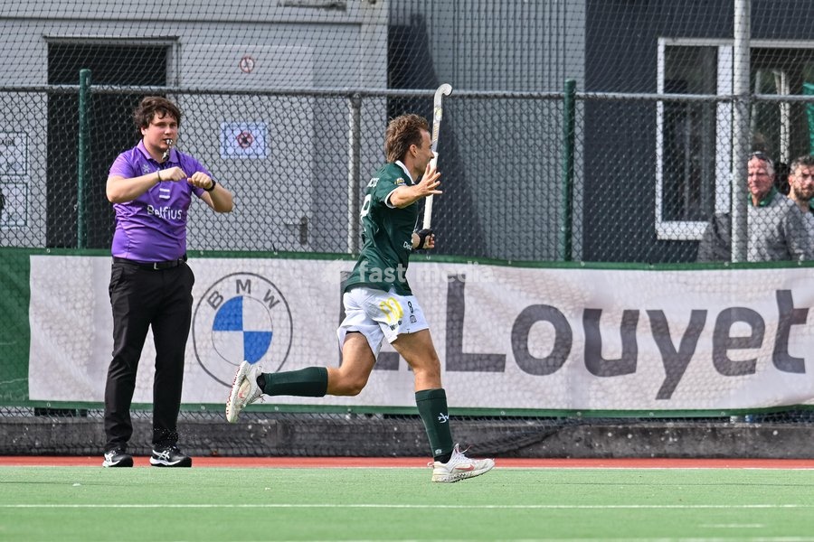 WatDuck's Diego Lucaccioni celebrate after scoring during a hockey game between Waterloo Ducks and Braxgata, Sunday 20 September 2026 in Waterloo, on day 1 of the Belgian first division hockey championship