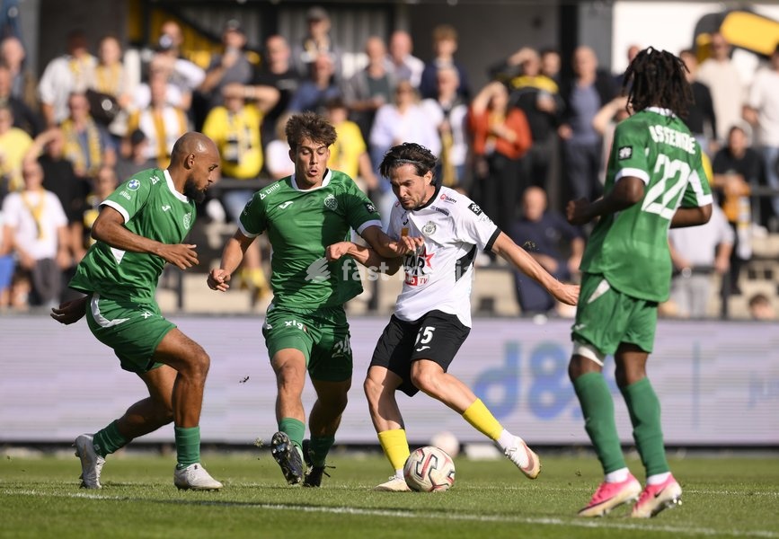 Virton's Hugo Michel Lambotte and Lokeren's Sam Van Aerschot fight for the ball during a soccer match between KSC Lokeren and Royal Excelsior Virton, Sunday 20 September 2026 in Lokeren, on day 6 of the 2026-2027 'Challenger Pro League' 1B second division of the Belgian championship