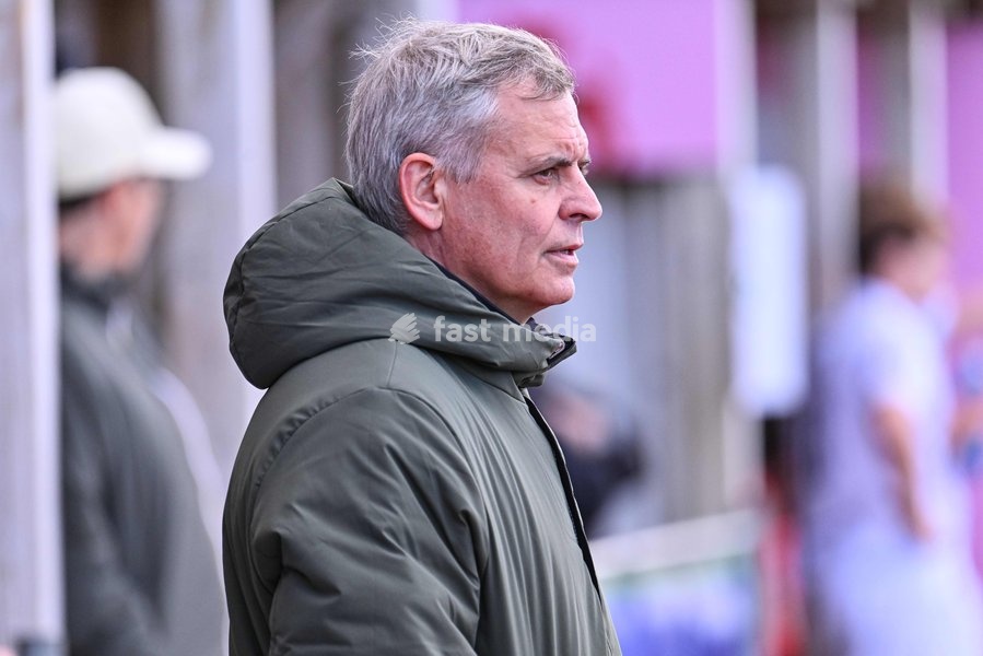 WatDucks' head coach Jean Willems pictured during a hockey game between Waterloo Ducks and Braxgata, Sunday 20 September 2026 in Waterloo, on day 1 of the Belgian first division hockey championship