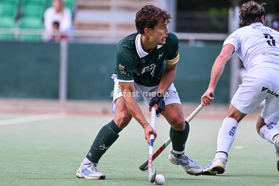 WatDuck's Maxime Van Oost pictured during a hockey game between Waterloo Ducks and Braxgata, Sunday 20 September 2026 in Waterloo, on day 1 of the Belgian first division hockey championship